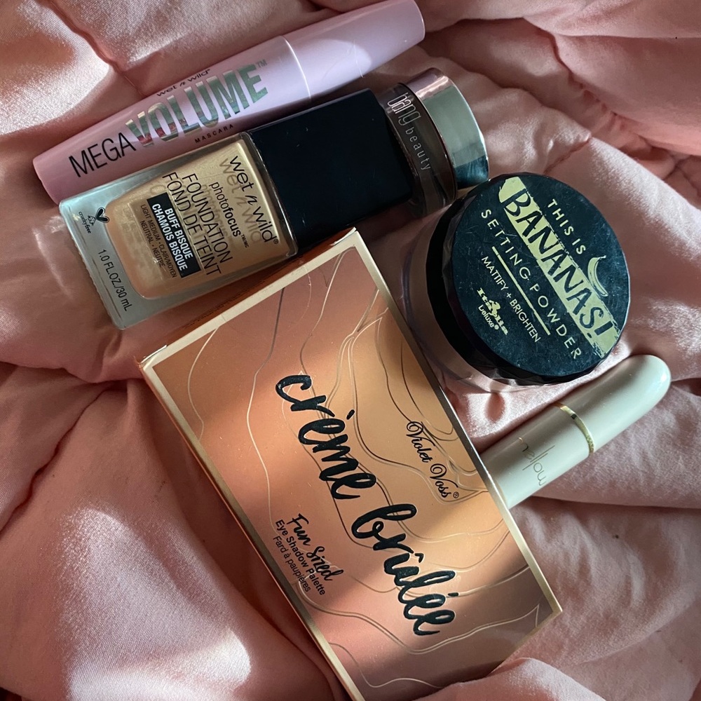 Makeup bundle💕 - Picture 2 of 2
